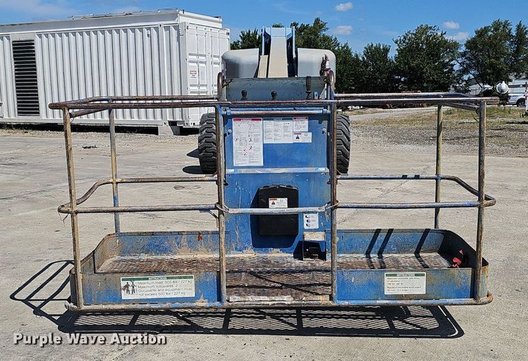 image for item DP6587 2001 Genie S60 boom lift