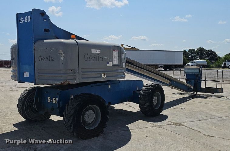 image for item DP6587 2001 Genie S60 boom lift
