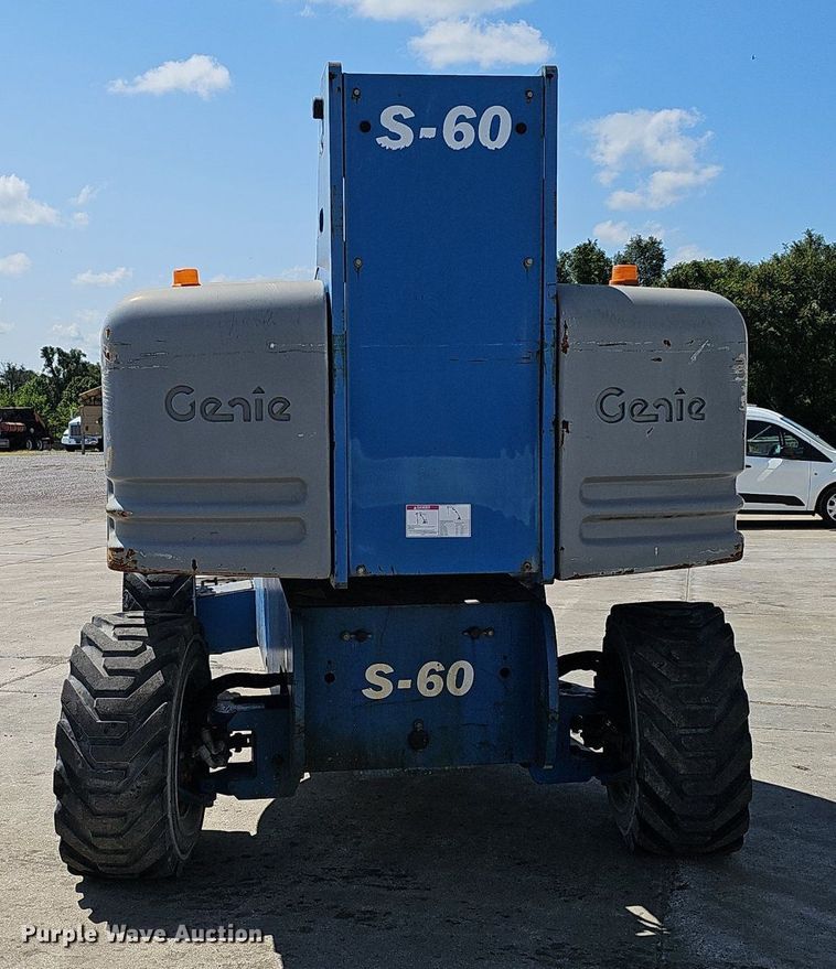 image for item DP6587 2001 Genie S60 boom lift