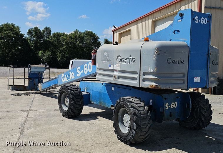 image for item DP6587 2001 Genie S60 boom lift