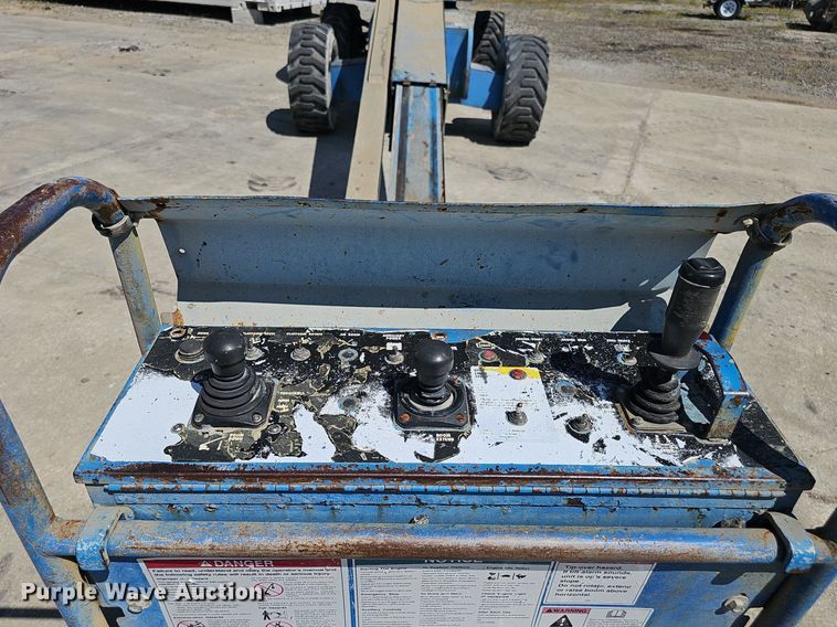 image for item DP6587 2001 Genie S60 boom lift