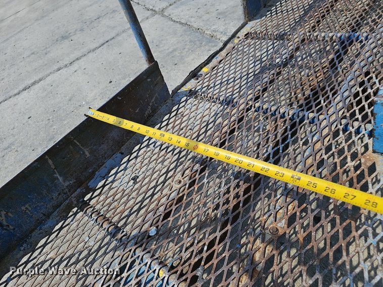 image for item DP6587 2001 Genie S60 boom lift