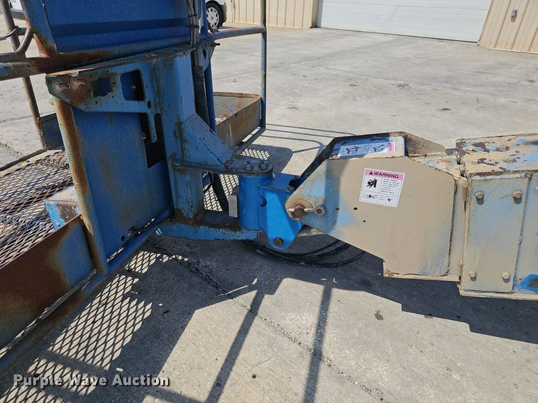 image for item DP6587 2001 Genie S60 boom lift