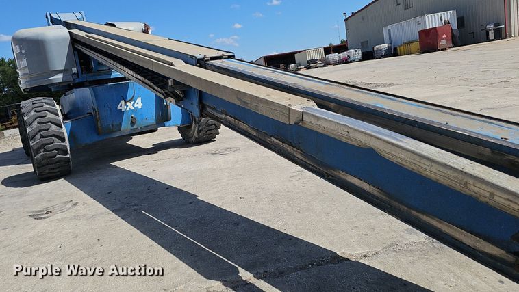 image for item DP6587 2001 Genie S60 boom lift