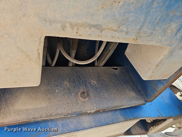 image for item DP6587 2001 Genie S60 boom lift