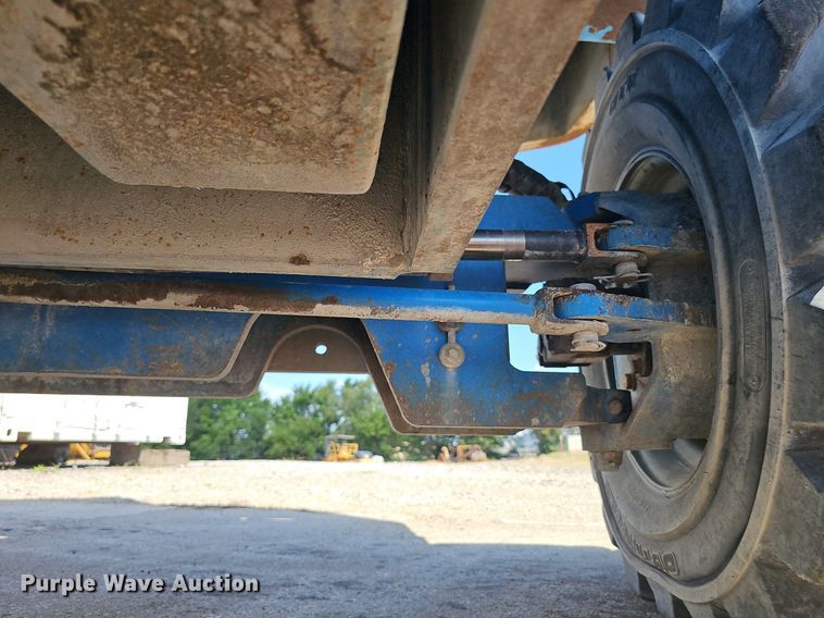 image for item DP6587 2001 Genie S60 boom lift