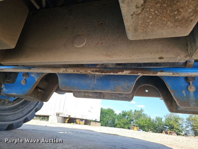 image for item DP6587 2001 Genie S60 boom lift