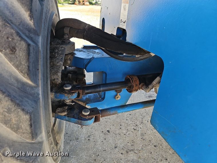 image for item DP6587 2001 Genie S60 boom lift