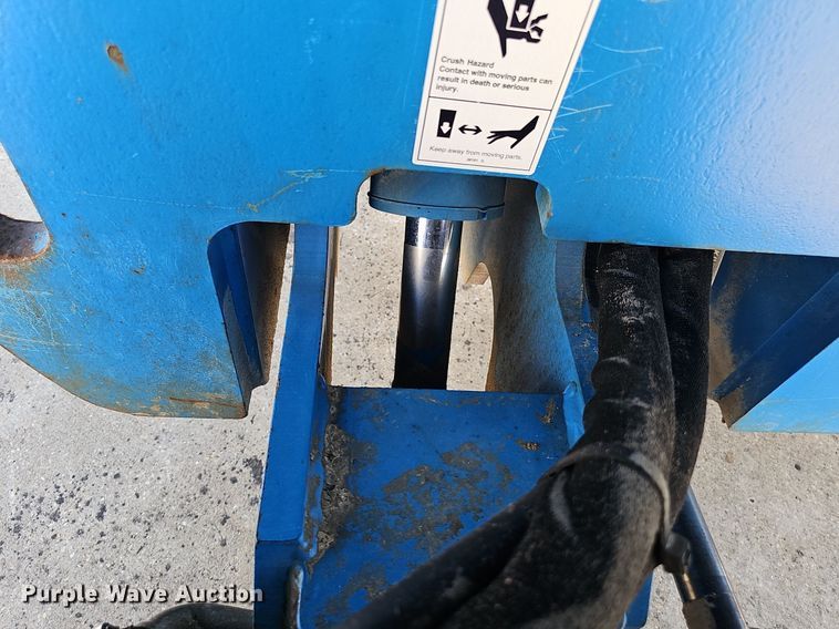 image for item DP6587 2001 Genie S60 boom lift