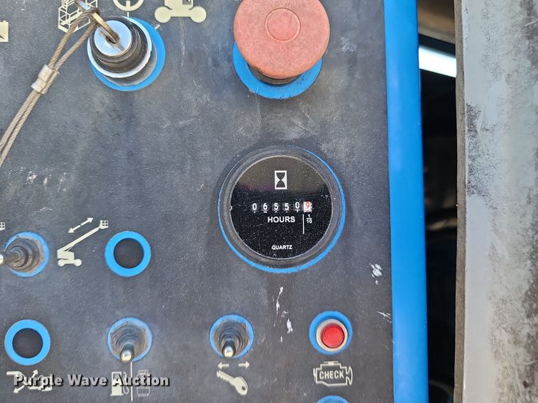 image for item DP6587 2001 Genie S60 boom lift