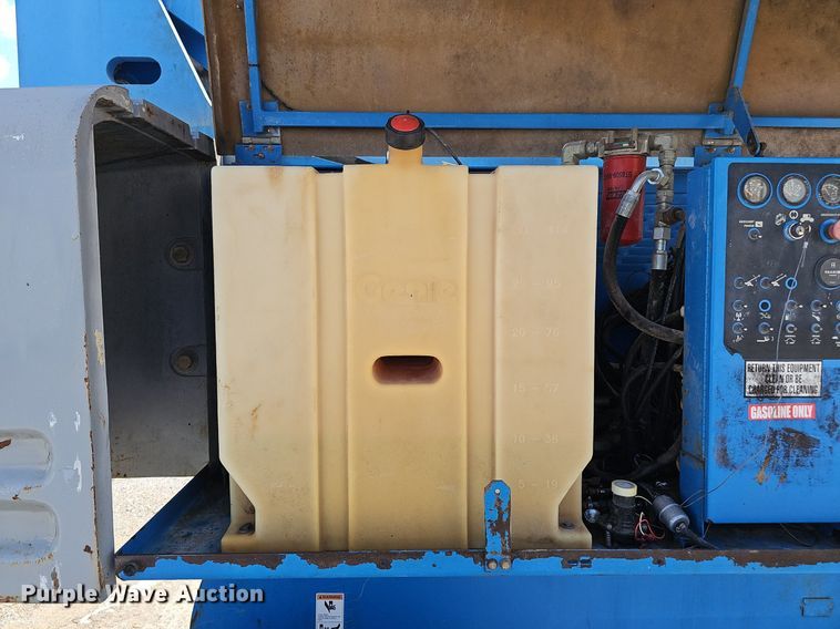 image for item DP6587 2001 Genie S60 boom lift