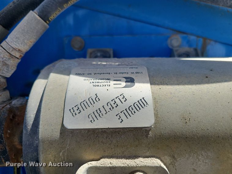 image for item DP6587 2001 Genie S60 boom lift