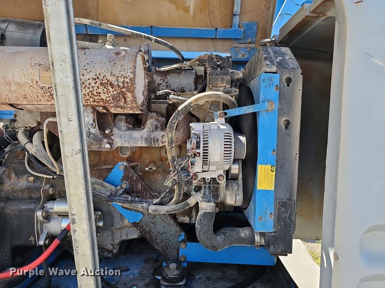 image for item DP6587 2001 Genie S60 boom lift