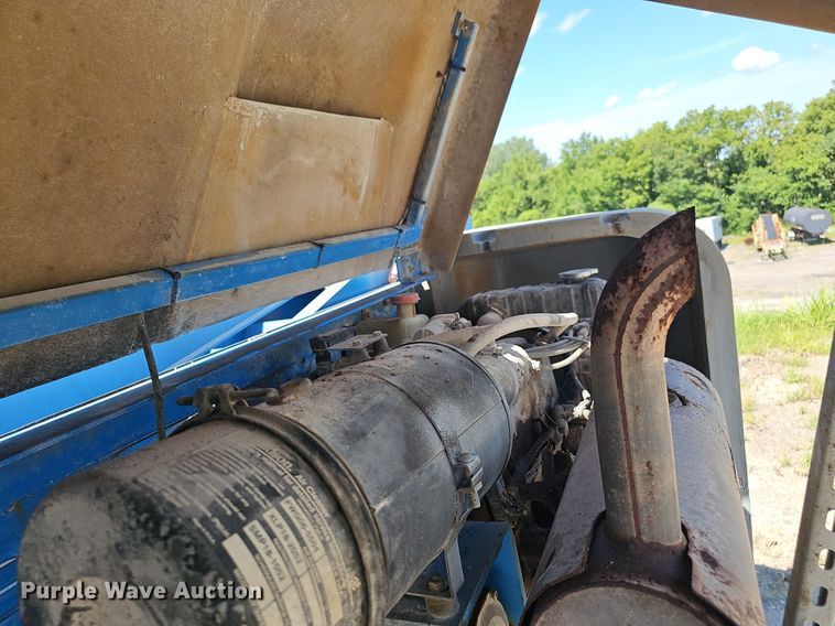 image for item DP6587 2001 Genie S60 boom lift