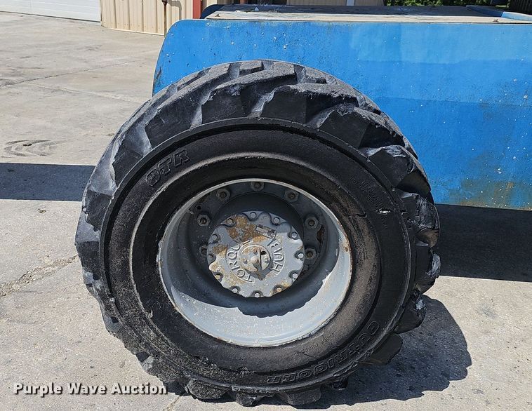 image for item DP6587 2001 Genie S60 boom lift