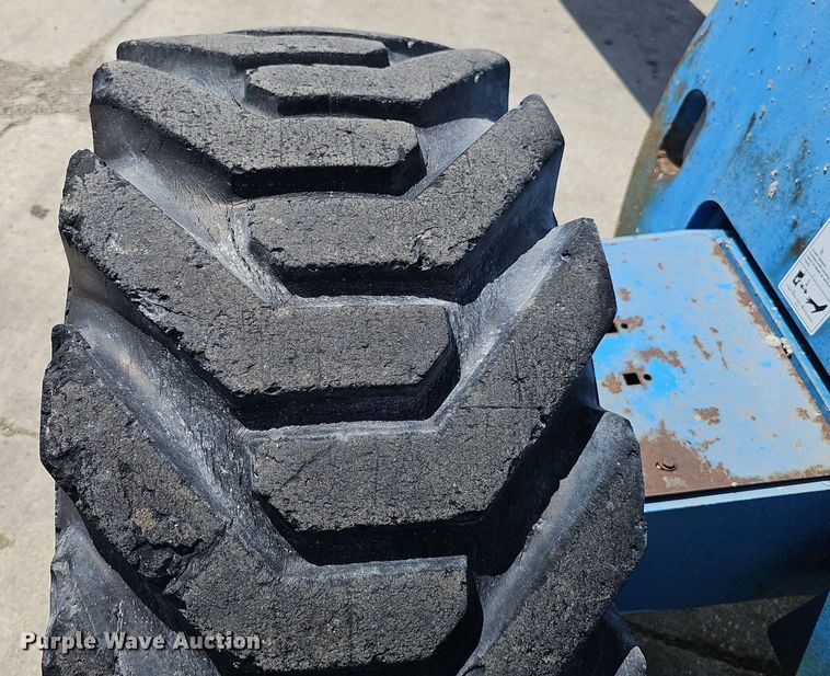 image for item DP6587 2001 Genie S60 boom lift