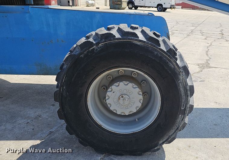 image for item DP6587 2001 Genie S60 boom lift