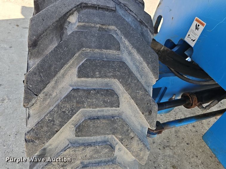 image for item DP6587 2001 Genie S60 boom lift