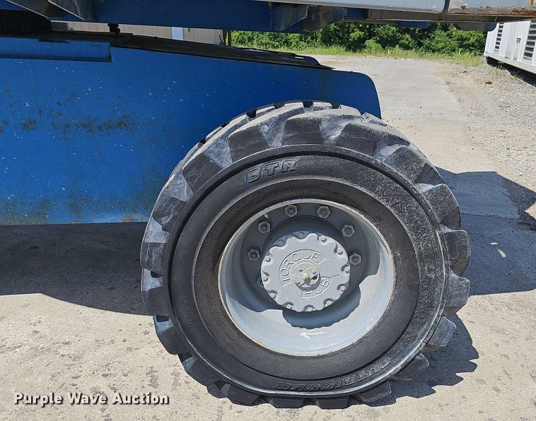 image for item DP6587 2001 Genie S60 boom lift