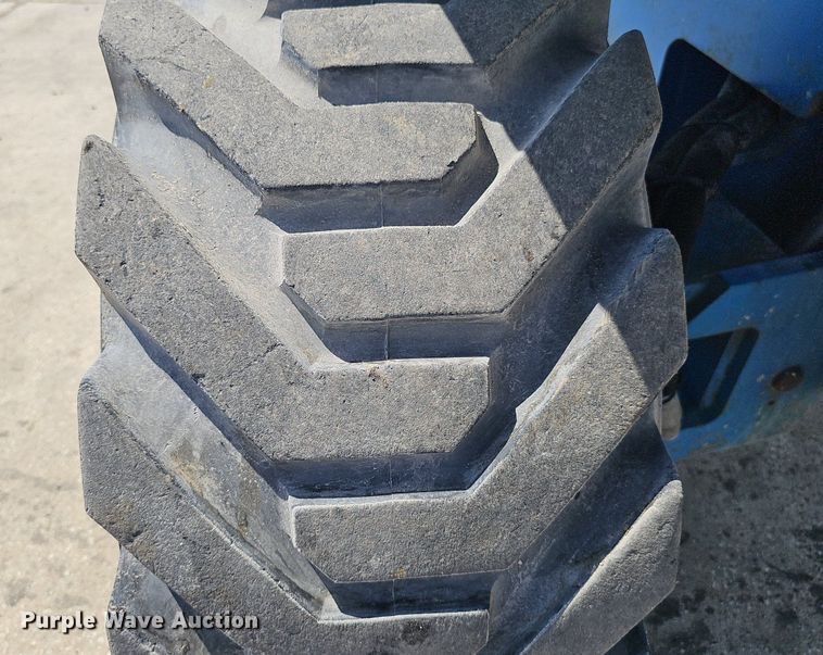 image for item DP6587 2001 Genie S60 boom lift