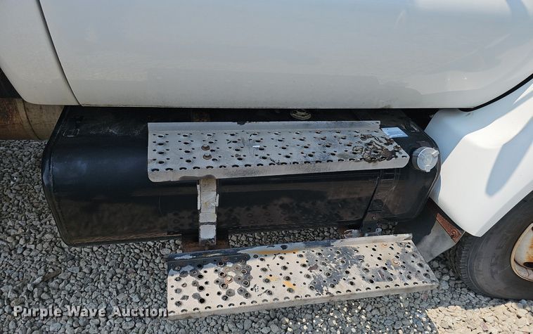 image for item DP6595 2005 Ford F750 Super Duty XL box truck