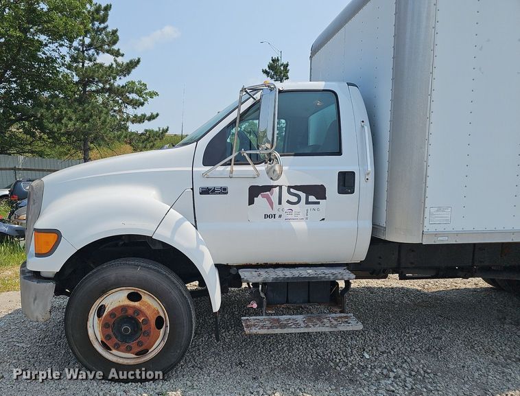 image for item DP6595 2005 Ford F750 Super Duty XL box truck