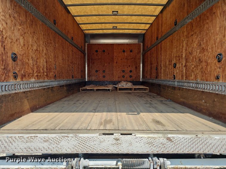 image for item DP6595 2005 Ford F750 Super Duty XL box truck