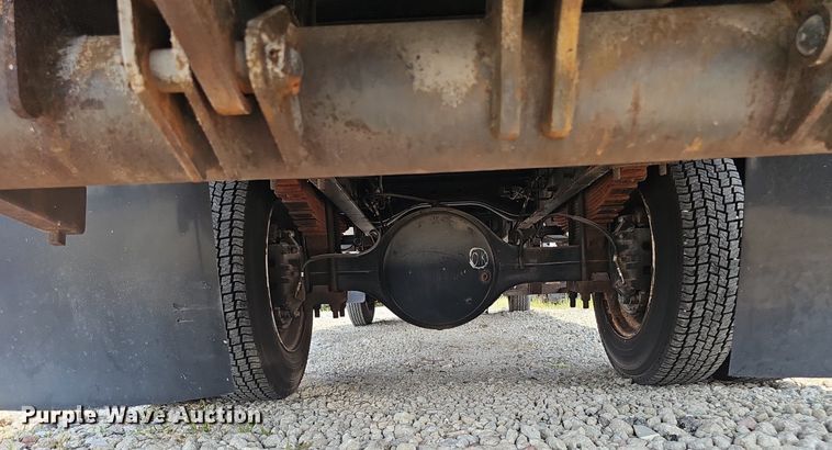 image for item DP6595 2005 Ford F750 Super Duty XL box truck