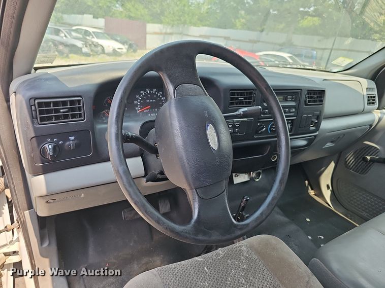 image for item DP6595 2005 Ford F750 Super Duty XL box truck