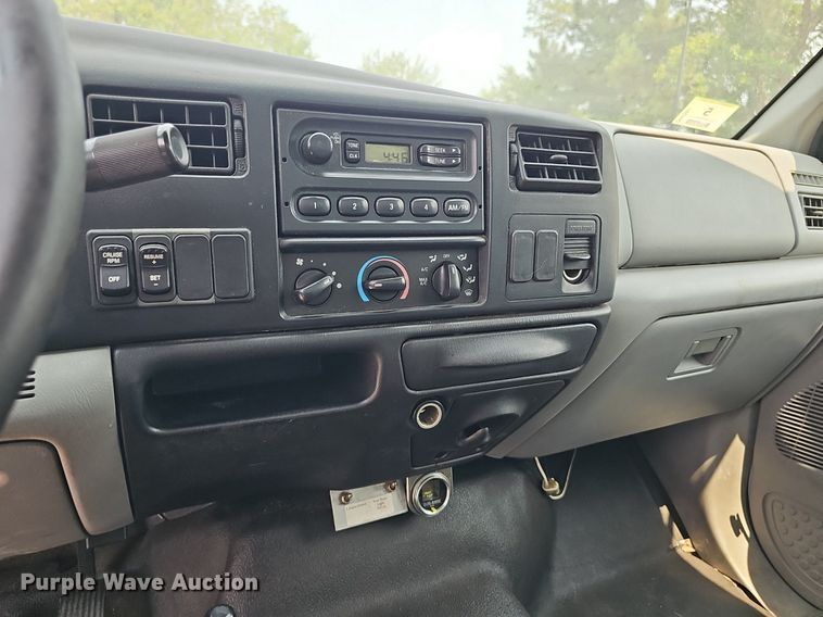 image for item DP6595 2005 Ford F750 Super Duty XL box truck