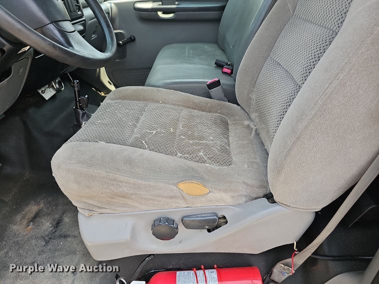 image for item DP6595 2005 Ford F750 Super Duty XL box truck