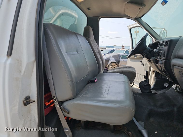 image for item DP6595 2005 Ford F750 Super Duty XL box truck
