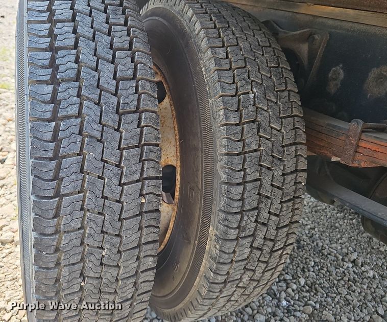 image for item DP6595 2005 Ford F750 Super Duty XL box truck