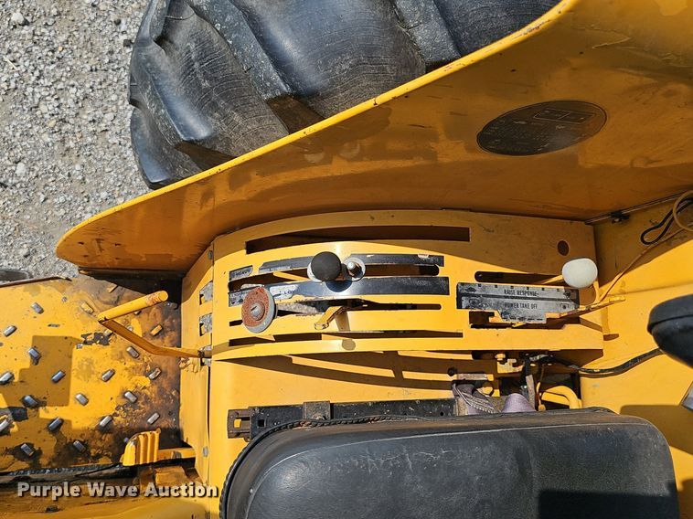 image for item DP6597 1991 Case IH 595 tractor