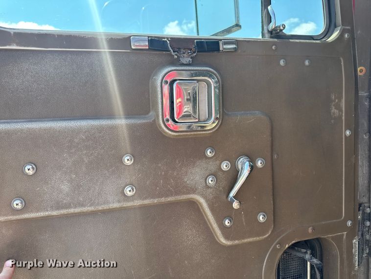 image for item DP8434 1983 Mack 600 MC600 pumper fire truck