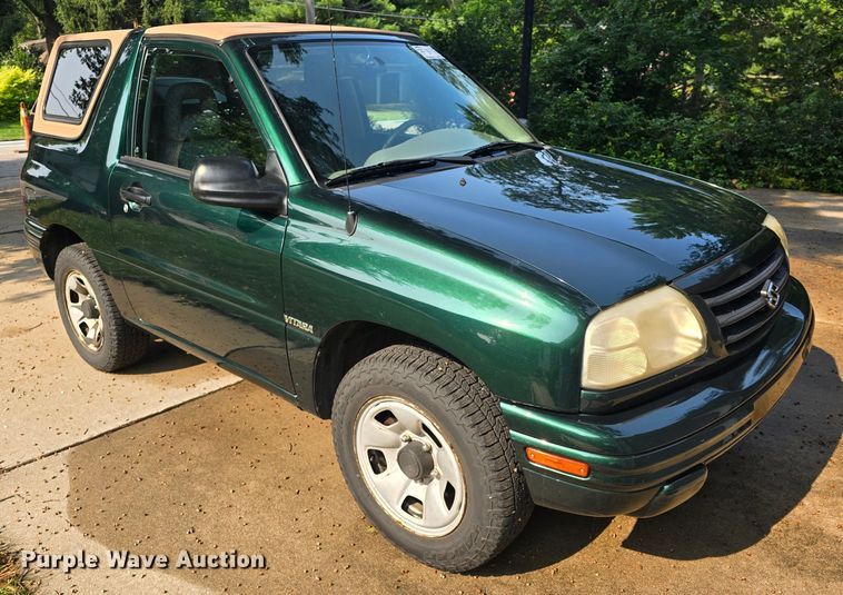 image for item DQ4389 2002 Suzuki Vitara SUV