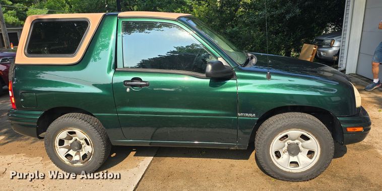 image for item DQ4389 2002 Suzuki Vitara SUV