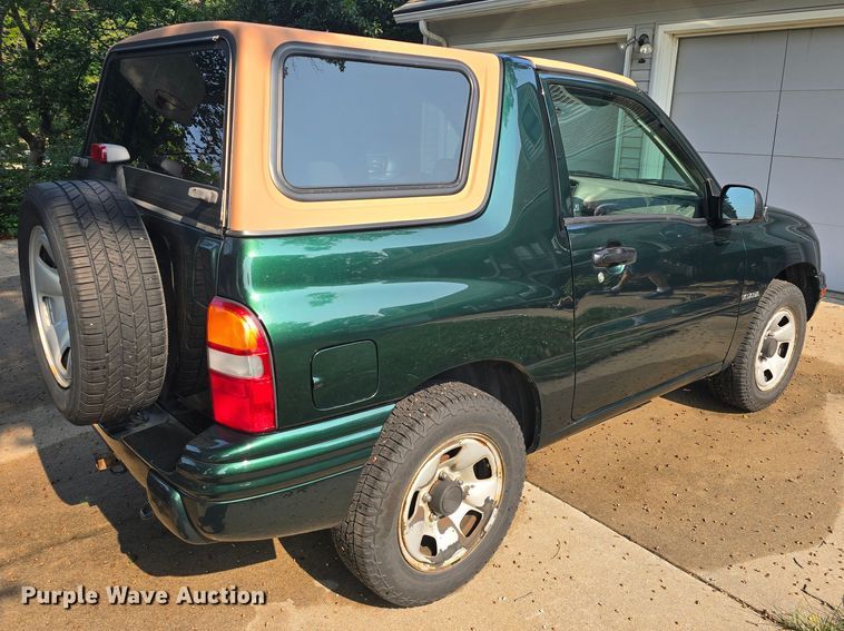 image for item DQ4389 2002 Suzuki Vitara SUV