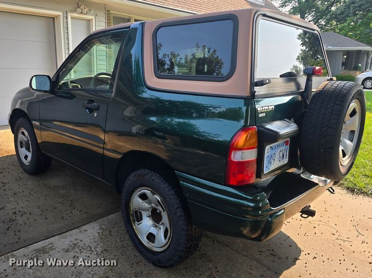 image for item DQ4389 2002 Suzuki Vitara SUV