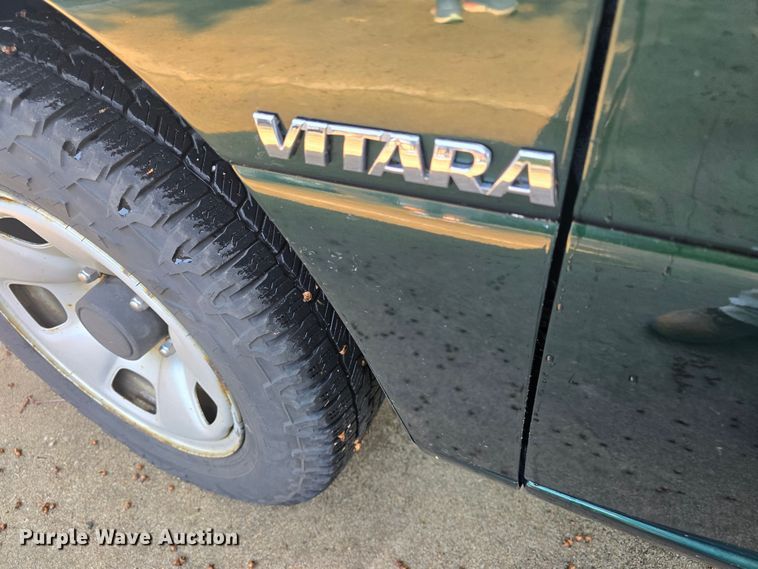 image for item DQ4389 2002 Suzuki Vitara SUV