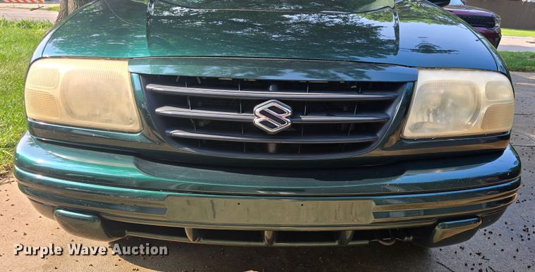image for item DQ4389 2002 Suzuki Vitara SUV