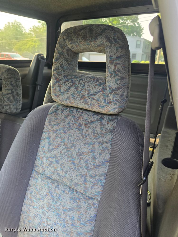 image for item DQ4389 2002 Suzuki Vitara SUV