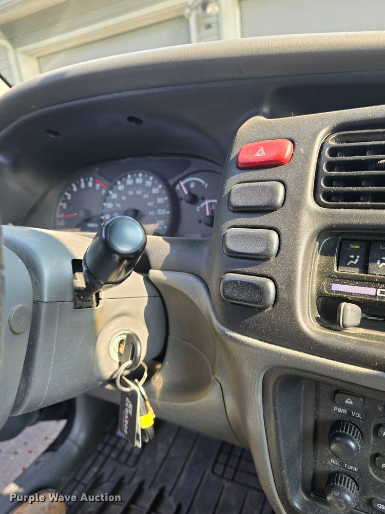 image for item DQ4389 2002 Suzuki Vitara SUV