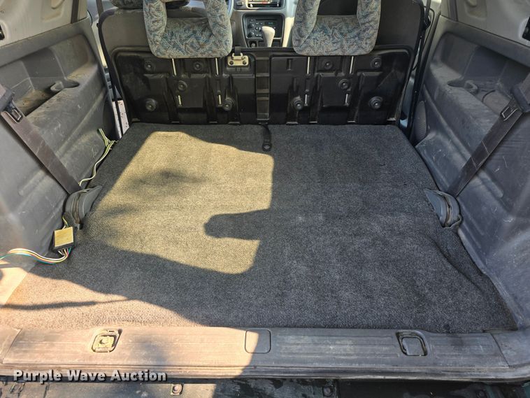 image for item DQ4389 2002 Suzuki Vitara SUV