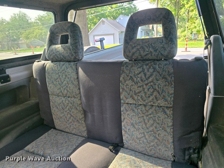 image for item DQ4389 2002 Suzuki Vitara SUV