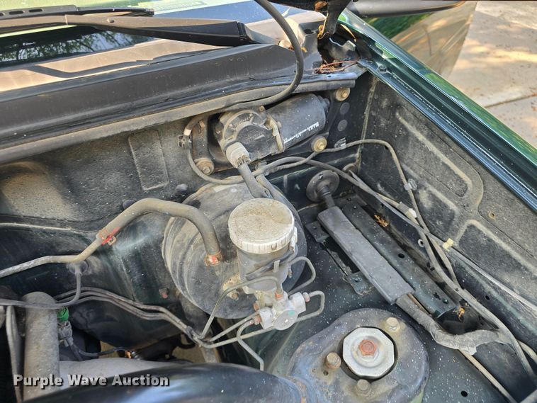 image for item DQ4389 2002 Suzuki Vitara SUV