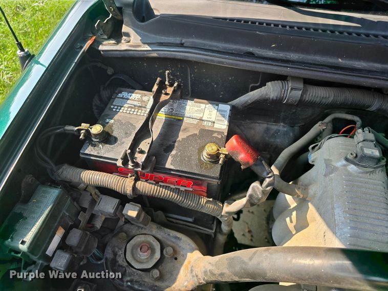 image for item DQ4389 2002 Suzuki Vitara SUV