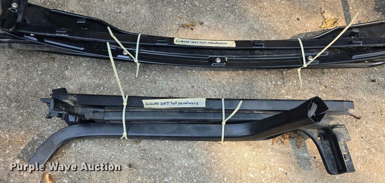 image for item DQ4389 2002 Suzuki Vitara SUV