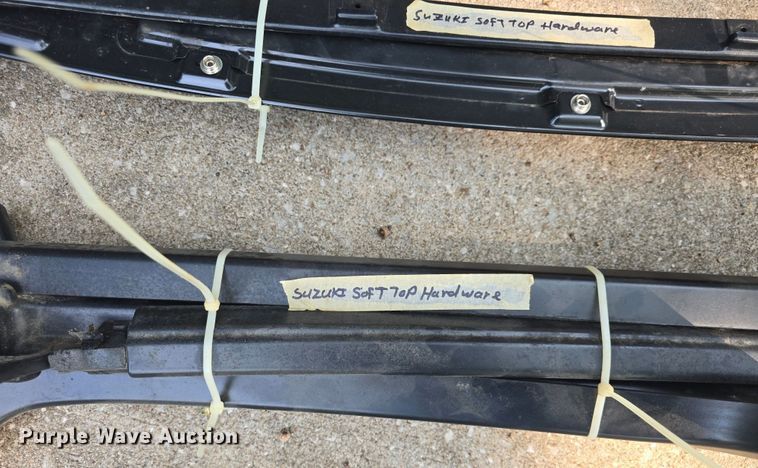 image for item DQ4389 2002 Suzuki Vitara SUV