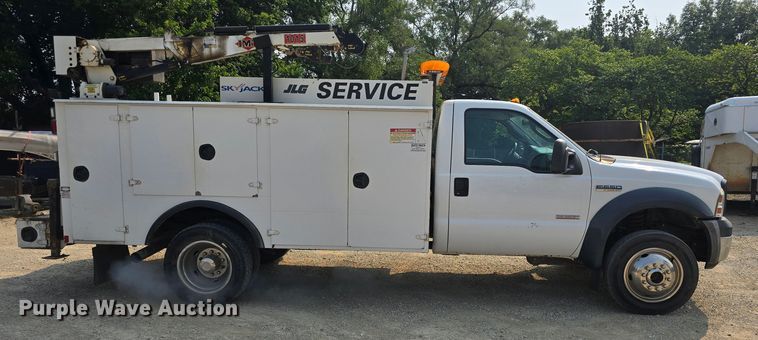 image for item DQ4464 2006 Ford F550 Super Duty XL utility / service truck